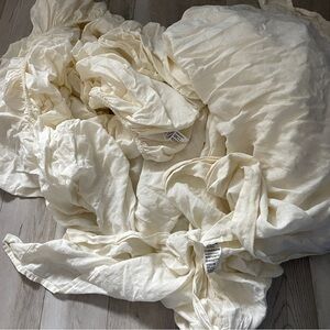 Crate & Barrel Sheet Set 100% hemp fitted + flat Cream (King) set of 2 natural